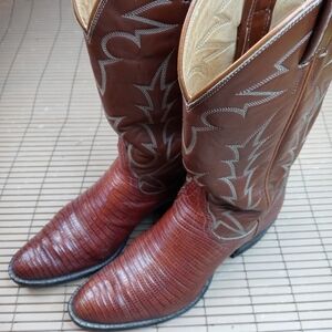 Tony Lama Gold Lable women's exotic pecan brown Teju lizzard Western boots. Sz 6